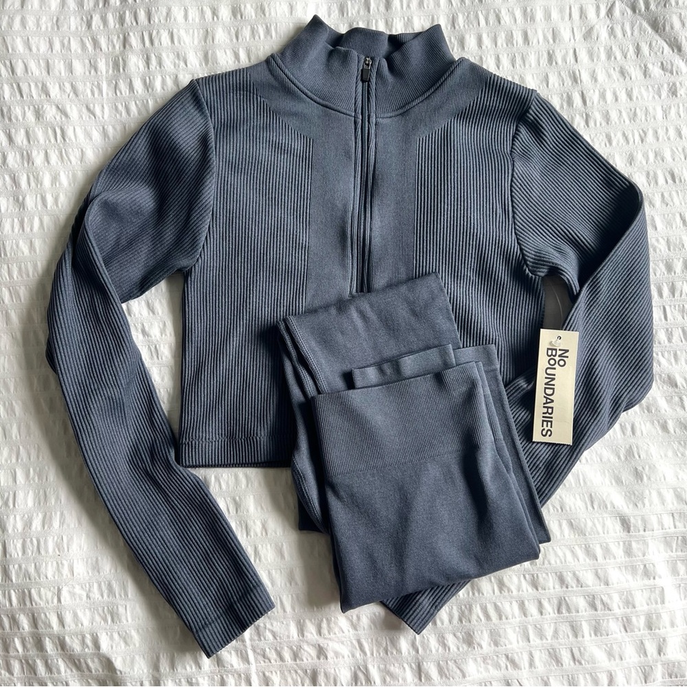 No Boundaries Gray Ribbed Zip-Up Top and Leggings Set